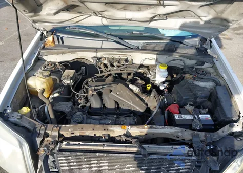 2008 Mercury Mariner V6 z USA, uszkodzony, nr VIN 4M2CU91128KJ32281